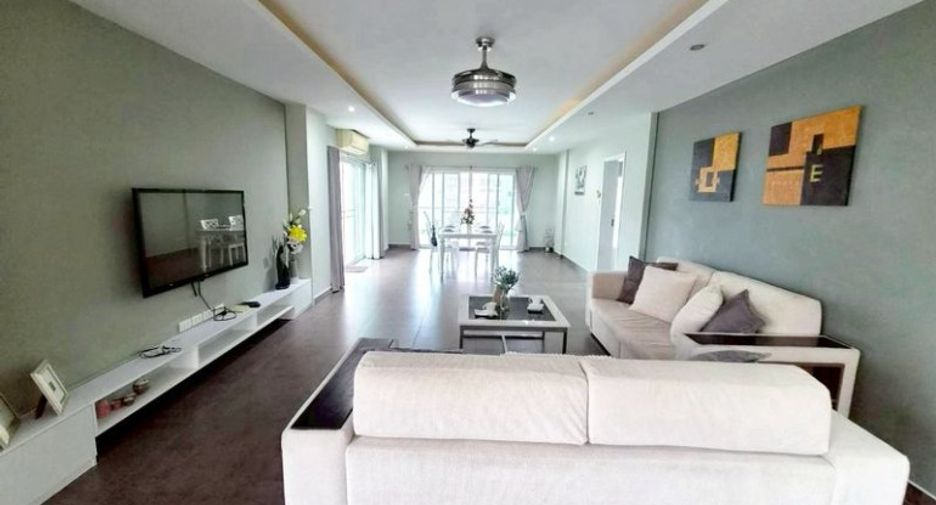 À vendre 2 chambres condo à Pratumnak, Pattaya