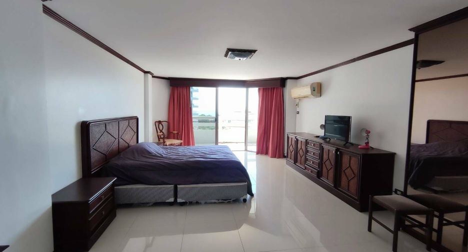 For sale 3 bed condo in Pratumnak, Pattaya