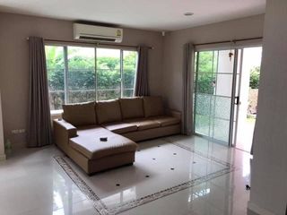 For sale 4 Beds house in Phasi Charoen, Bangkok