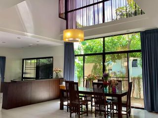 For rent 4 bed house in Huai Khwang, Bangkok