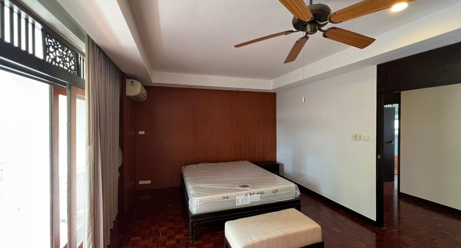 For rent 5 bed condo in Sathon, Bangkok