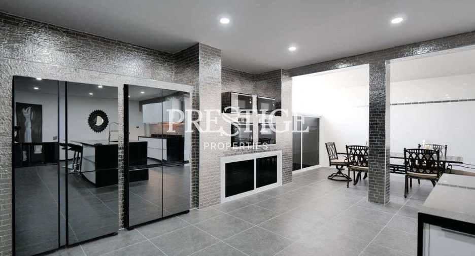 For sale 6 bedrooms house in Bang Lamung, Chonburi
