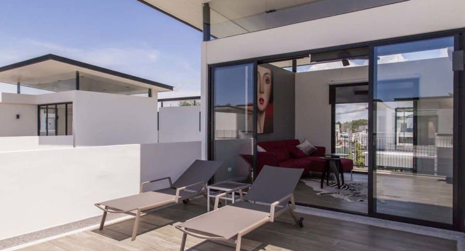 For rent 3 bedrooms townhouse in Mueang Phuket, Phuket