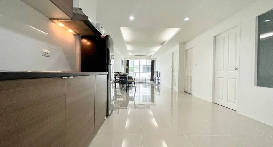 For rent 2 bed condo in Khlong Toei, Bangkok