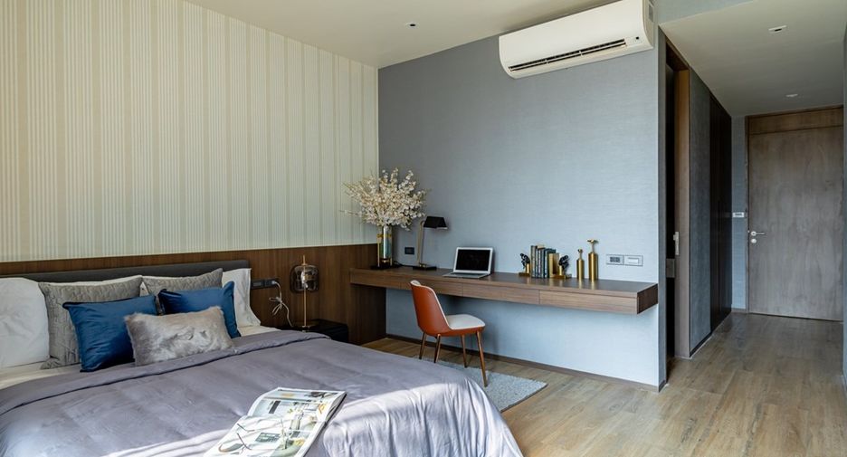 For rent 3 bedrooms condo in Khlong Toei, Bangkok