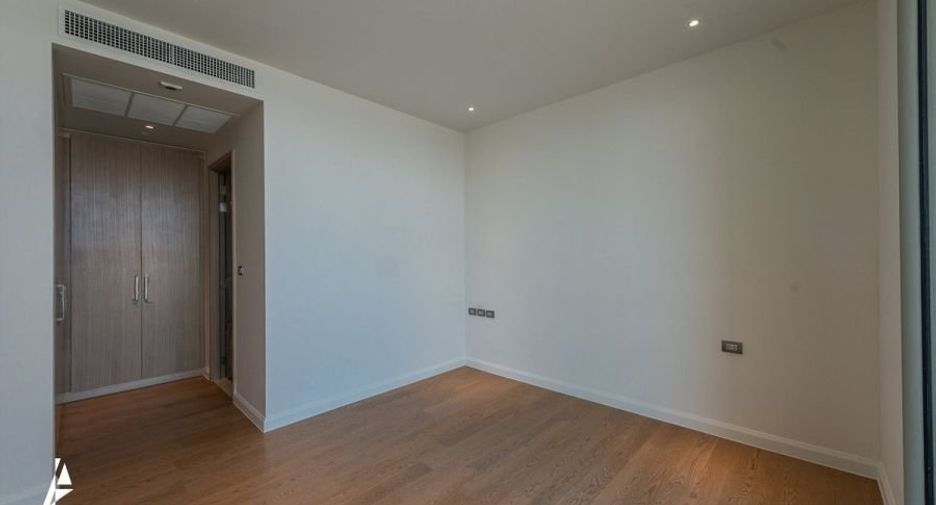 For sale 2 bedrooms condo in Khlong San, Bangkok