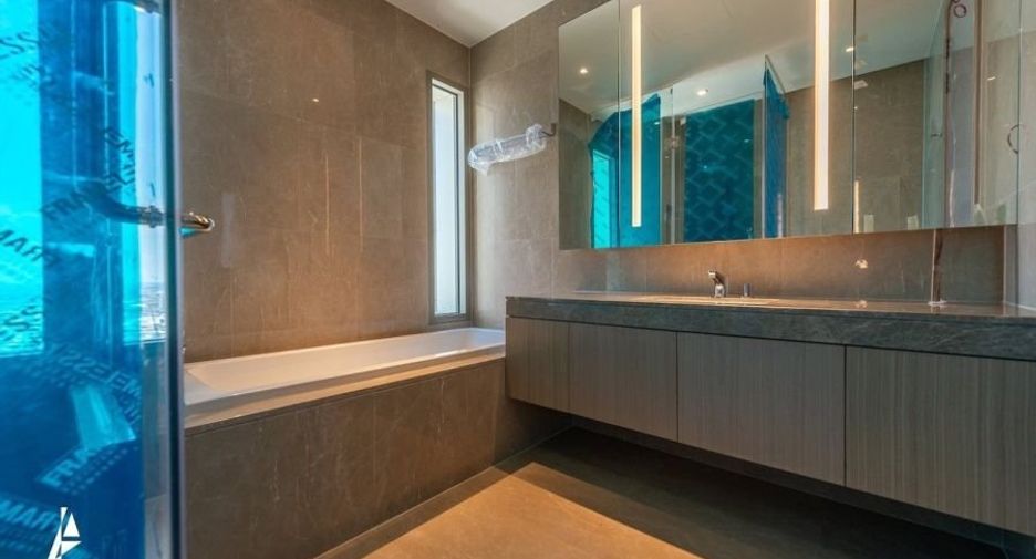 For sale 2 bedrooms condo in Khlong San, Bangkok