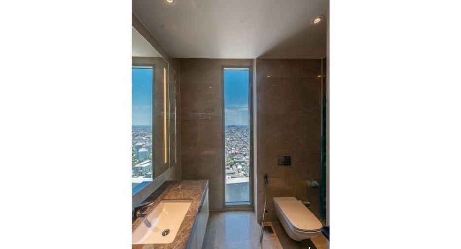 For sale 2 bedrooms condo in Khlong San, Bangkok