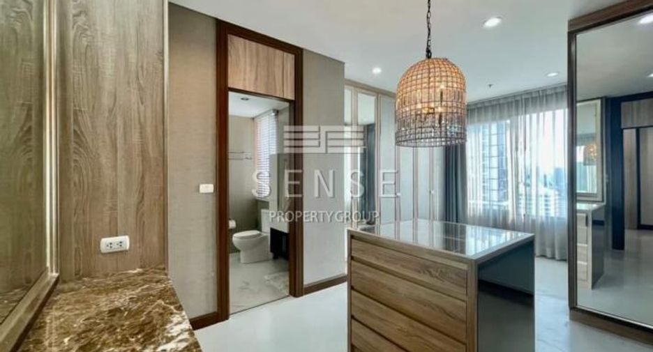 For sale 2 bedrooms condo in Watthana, Bangkok