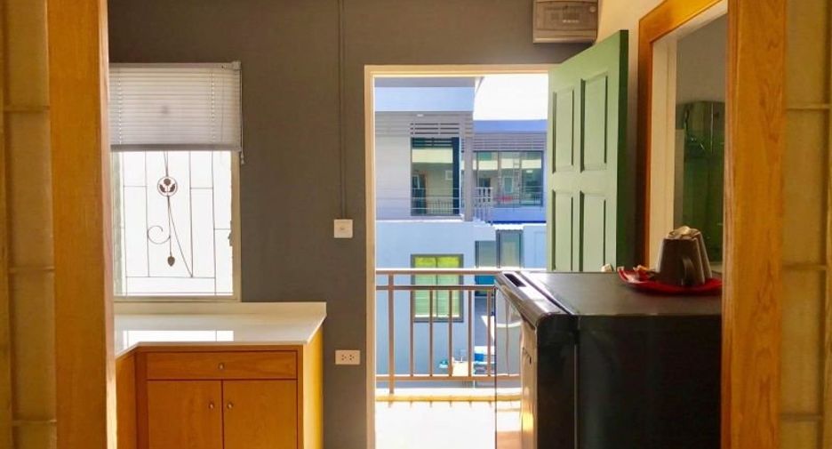 For sale 20 bedrooms apartment in Bang Lamung, Chonburi