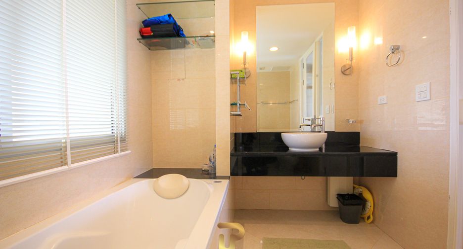For sale 3 bedrooms condo in Cha Am, Phetchaburi