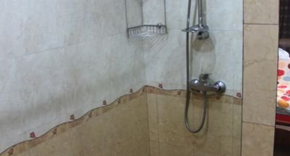 Reihenhaus zum Kauf mit 7 Zimmer in Sattahip, Chonburi