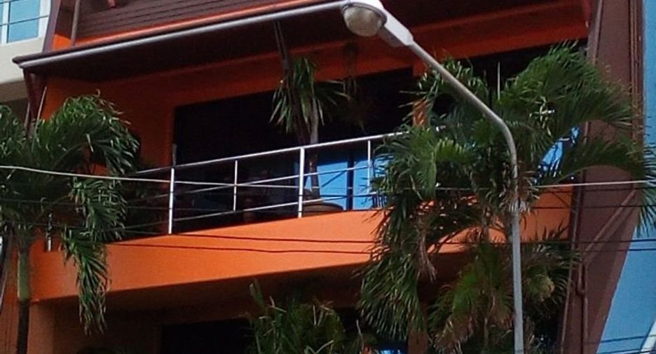 Reihenhaus zum Kauf mit 7 Zimmer in Sattahip, Chonburi
