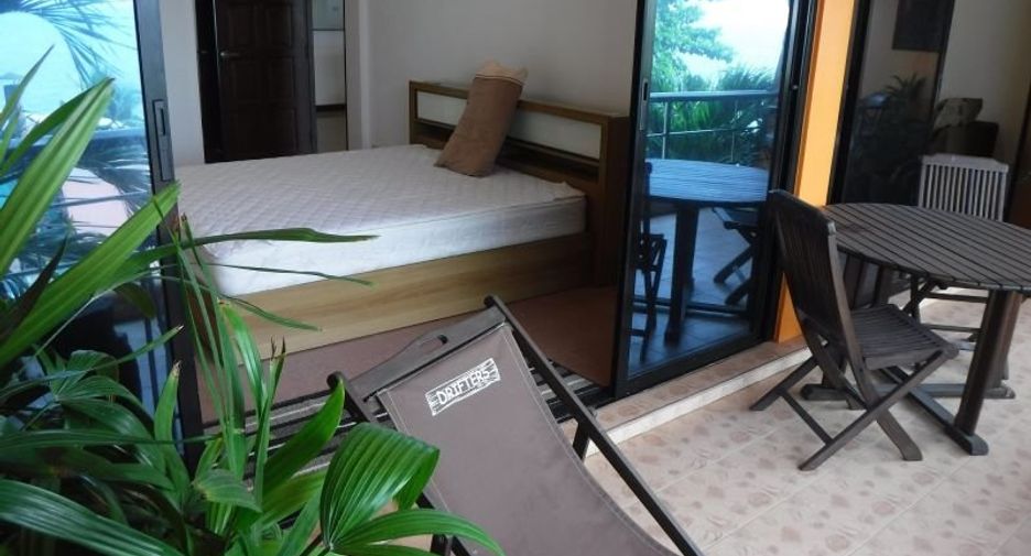 For sale 7 Beds townhouse in Na Jomtien, Pattaya
