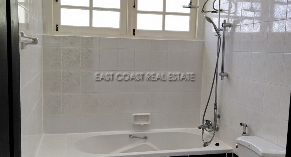Casa en venta de 4 habitaciones en Bang Lamung, Chonburi