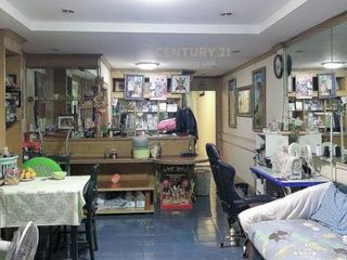 For sale 4 bedrooms townhouse in Huai Khwang, Bangkok