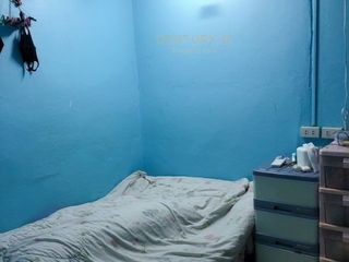 For sale 4 bedrooms townhouse in Huai Khwang, Bangkok