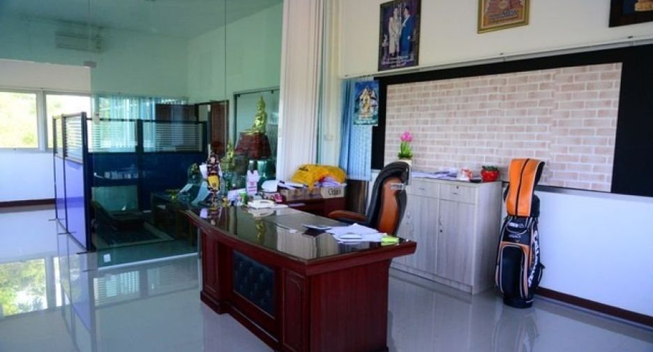 For sale warehouse in Ban Pho, Chachoengsao