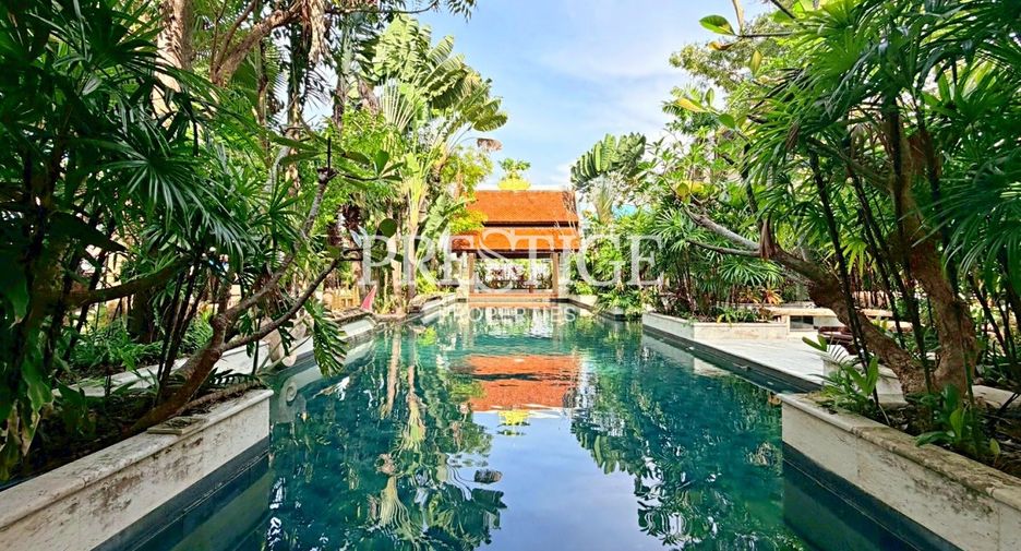 For sale 5 bedrooms house in Sattahip, Chonburi