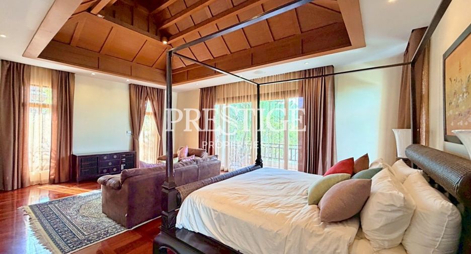 For sale 5 bedrooms house in Sattahip, Chonburi