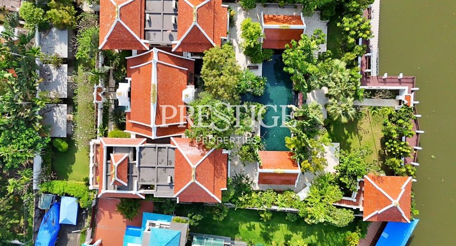 For sale 5 bedrooms house in Sattahip, Chonburi