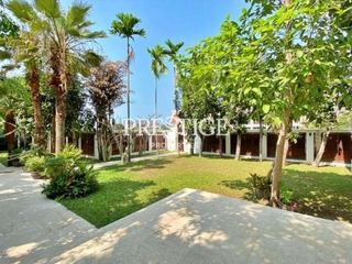 For sale 5 bed house in Sattahip, Chonburi