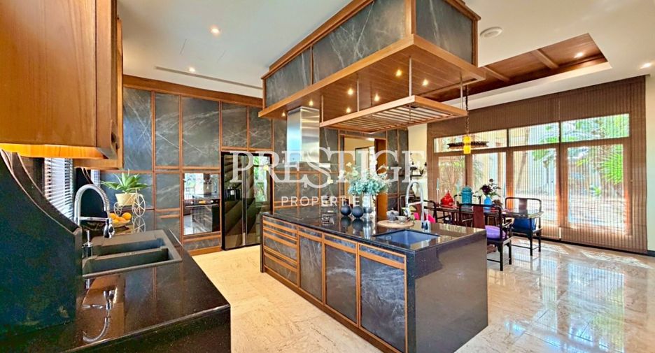 For sale 5 bedrooms house in Sattahip, Chonburi