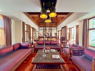 Haus zum Kauf mit 5 Zimmer in Na Jomtien, Pattaya
