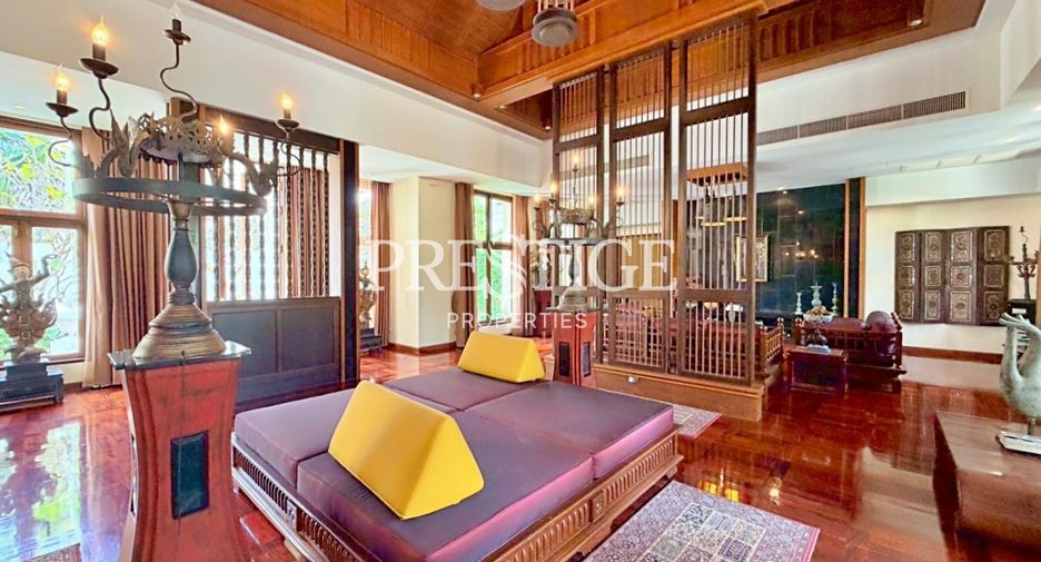 For sale 5 bedrooms house in Sattahip, Chonburi