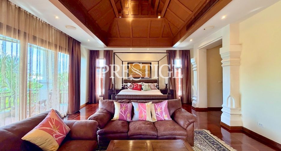 For sale 5 bedrooms house in Sattahip, Chonburi