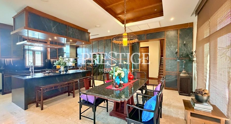 For sale 5 bedrooms house in Sattahip, Chonburi