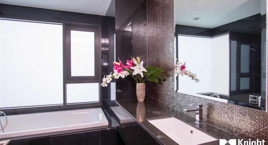 For rent 2 ベッドルーム condo in Khlong Toei, Bangkok