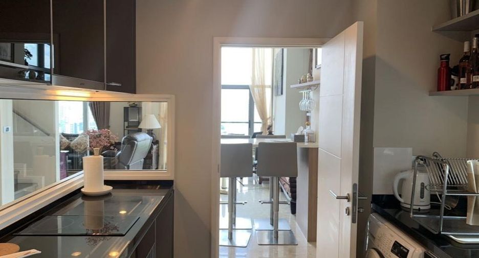 For sale 2 ベッドルーム condo in Khlong Toei, Bangkok