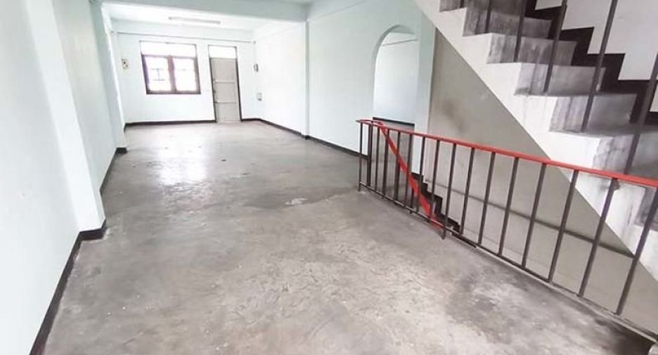 Local comercial en venta de 6 habitaciones en Thawi Watthana, Bangkok