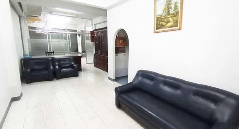 Local comercial en venta de 6 habitaciones en Thawi Watthana, Bangkok