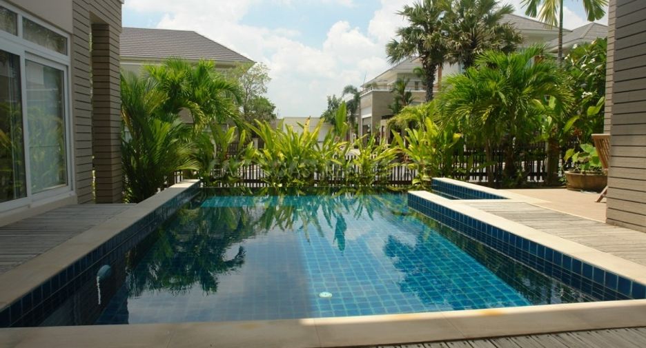 For sale 3 bedrooms house in Sattahip, Chonburi