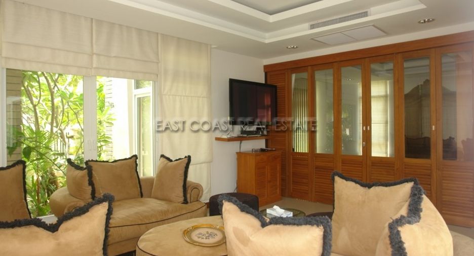 For sale 3 bedrooms house in Sattahip, Chonburi