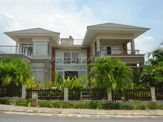 For sale 3 ベッドルーム house in Na Jomtien, Pattaya