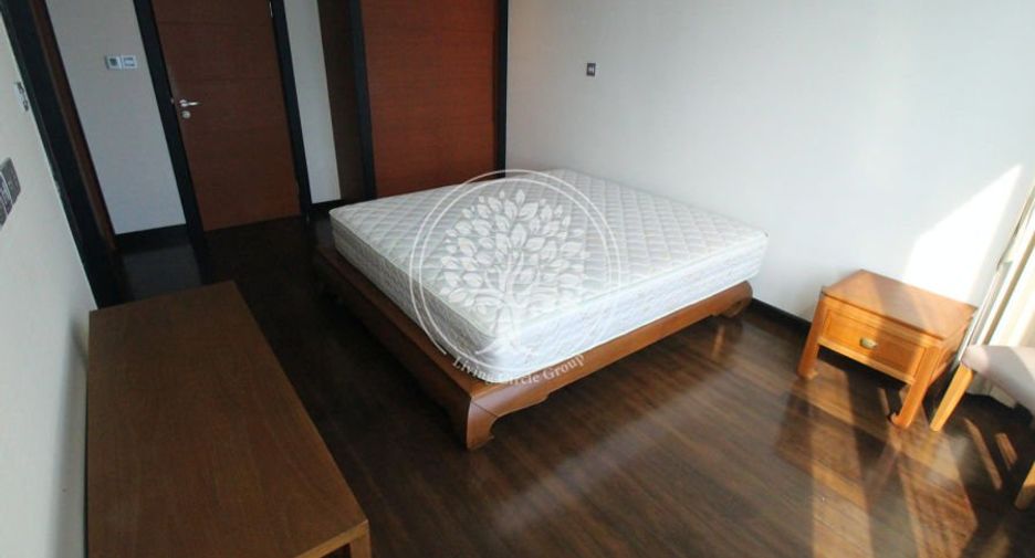 For rent and for sale 3 bedrooms condo in Sathon, Bangkok