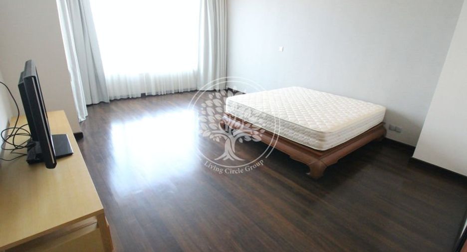 For rent and for sale 3 bedrooms condo in Sathon, Bangkok