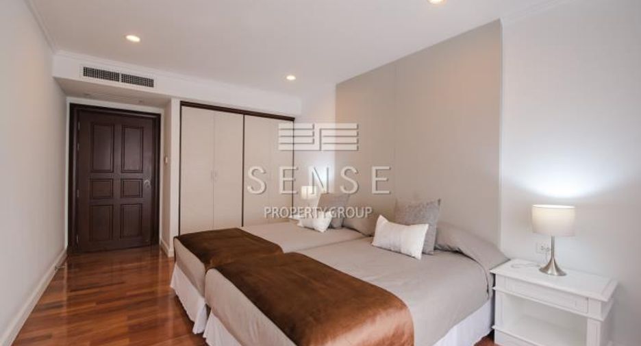 For rent 3 bedrooms condo in Khlong Toei, Bangkok