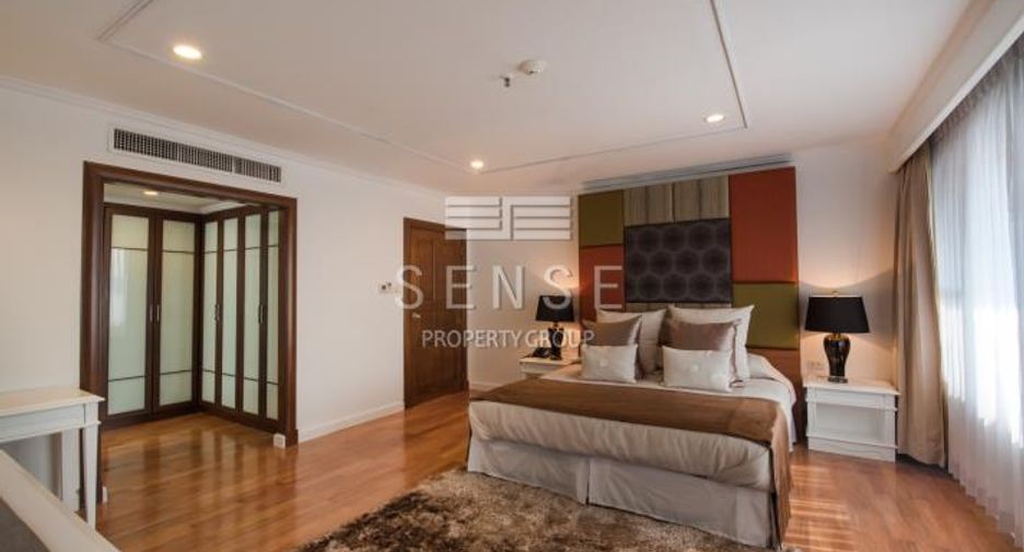 For rent 3 bedrooms condo in Khlong Toei, Bangkok