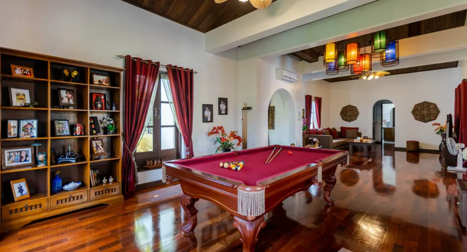 For sale 6 bed villa in Hua Hin, Prachuap Khiri Khan