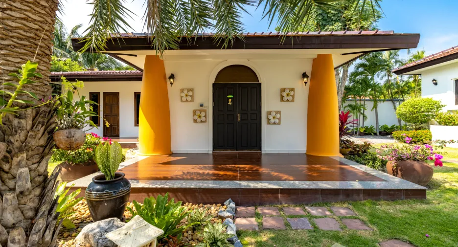 For sale 6 bed villa in Hua Hin, Prachuap Khiri Khan