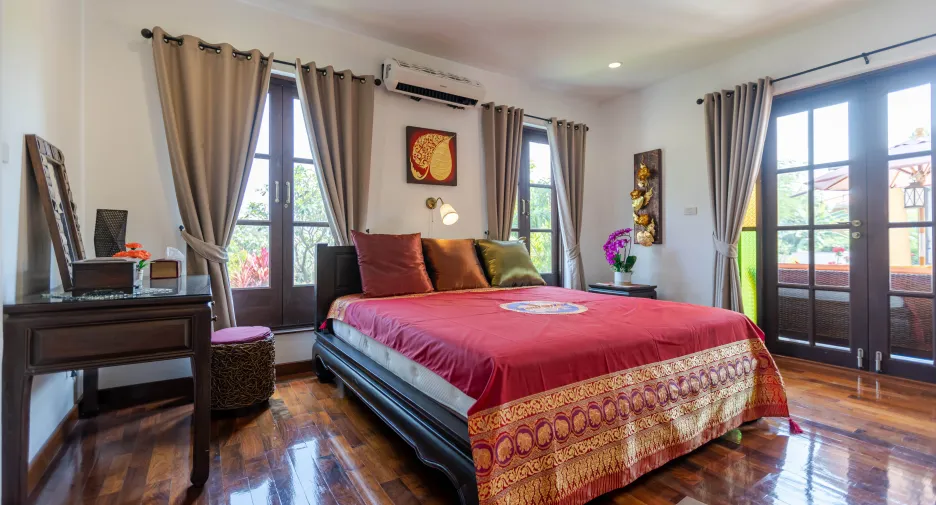 For sale 6 bed villa in Hua Hin, Prachuap Khiri Khan