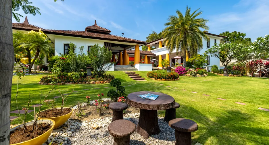 For sale 6 bed villa in Hua Hin, Prachuap Khiri Khan