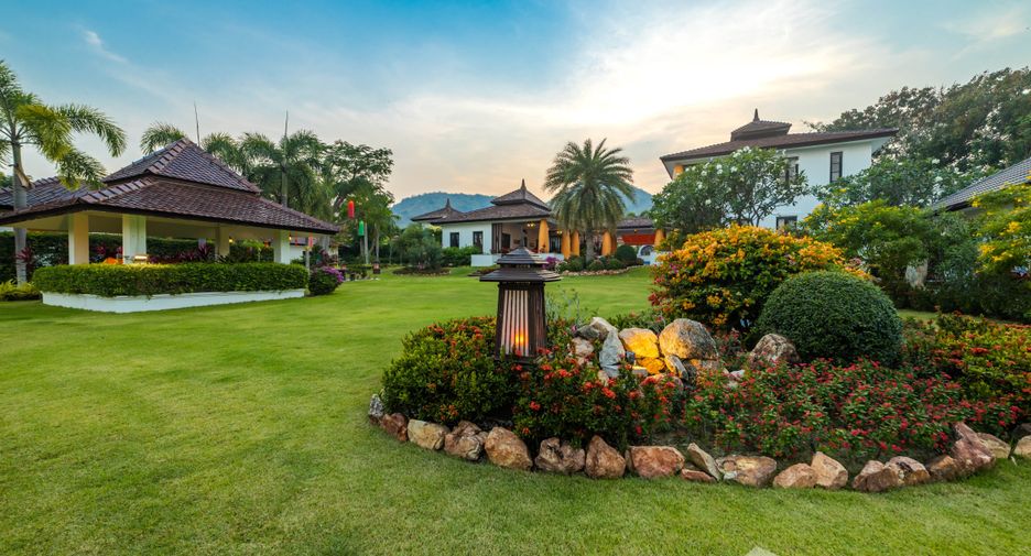 For sale 6 Beds villa in Hua Hin, Prachuap Khiri Khan