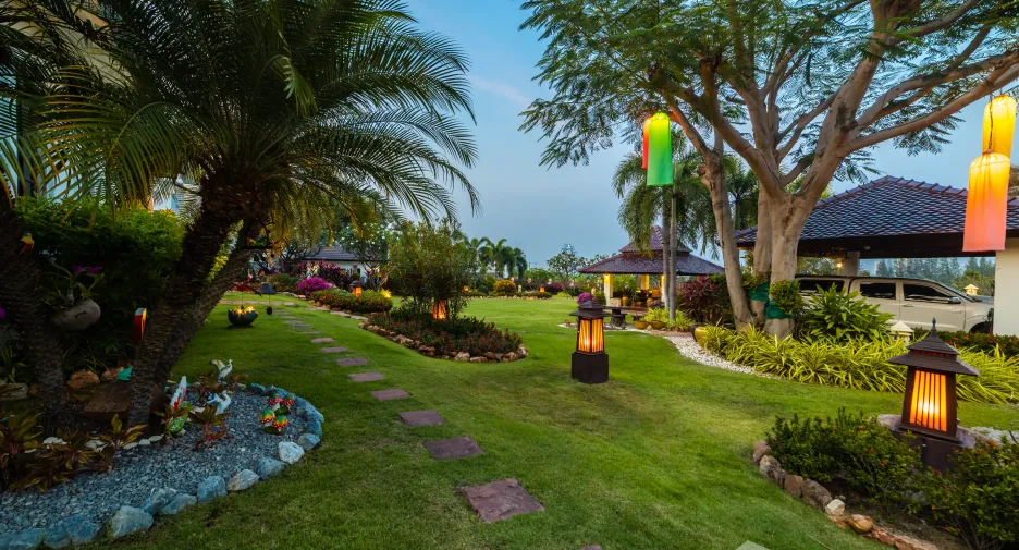 For sale 6 bed villa in Hua Hin, Prachuap Khiri Khan