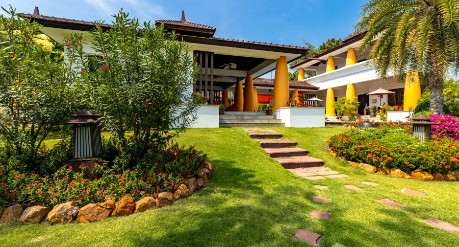 For sale 6 bed villa in Hua Hin, Prachuap Khiri Khan