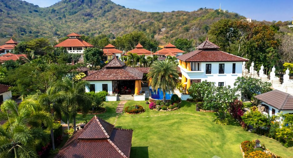 For sale 6 bed villa in Hua Hin, Prachuap Khiri Khan